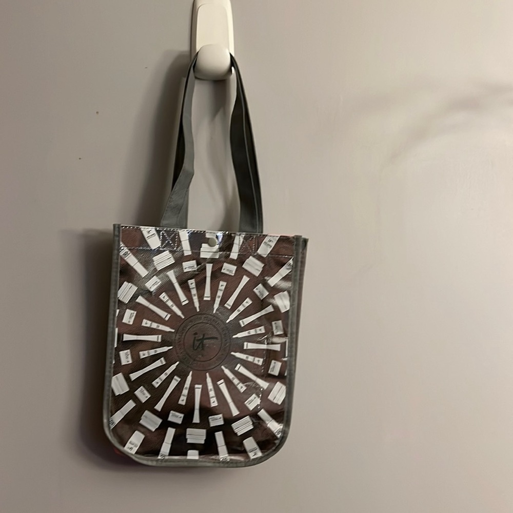 It cosmetics reusable bag